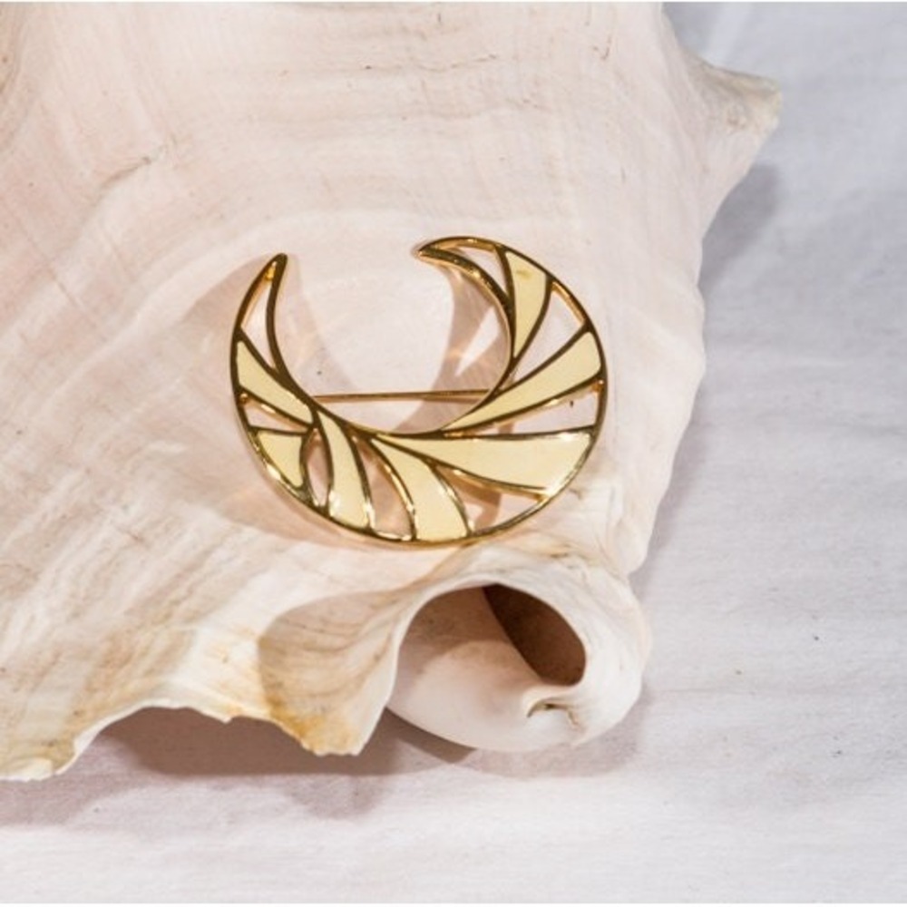 Vtg Monet moon shaped brooch pin gold tone signed white enamel old money
